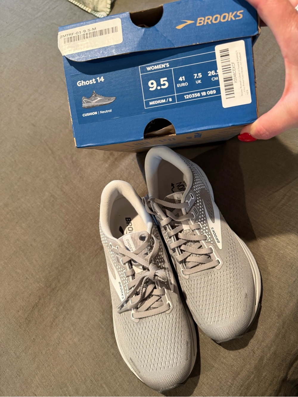 Brooks Ghost 14 Women’s Running Shoes — Light Gray NIB